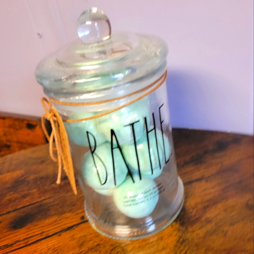 Rae Dunn Glass Bathe Jar/lid with eucaluptus Bath Bombs-sea foam green